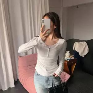 TE 이너 간절기 데일리 플라워 데이트룩 여행 봄 티셔츠 긴팔 레이스 레이어드 40대