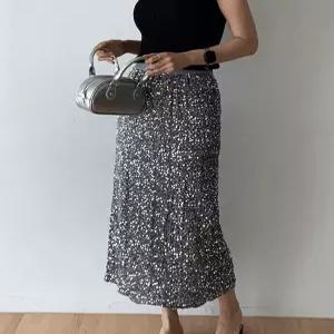 라이트 스팽글 밴딩 롱 스커트 편안한 착용감 데일리 포인트 파티룩