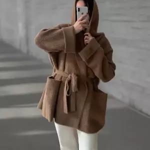 [하프클럽/]여성 후드 망토 겨울 하프코트 벨트 포켓 박시핏 퍼 코트