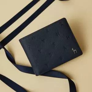 [헤지스](대전신세계)[GOLDEN LANE] 네이비 음각패턴 소가죽 머니클립 HJWA6E563N3