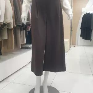 [더아이잗]울 블렌드 8부 슬랙스 팬츠