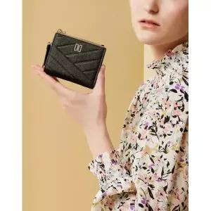 [롯데백화점]닥스 액세서리 LL[선물포장/쇼핑백동봉]블랙 가죽 DD로고 2단 탑지퍼 반지갑 DCWA4E417