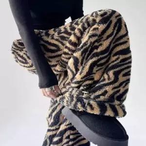 남자 배기핏 바지 호피 캐주얼 겨울 보온 슬림핏 스트링 와이드 긴 힛템