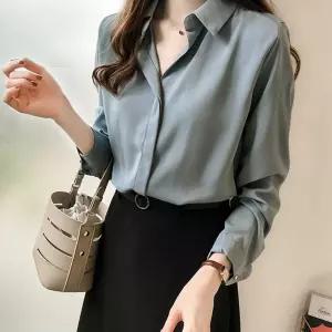 여자 세련된 오피스 룩 가을 심플 블라우스 코디 흰색블라우스셔츠