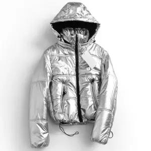 후드탈부착 메탈릭 스트링 여성 은색 실버 숏패딩 유광 글로시
