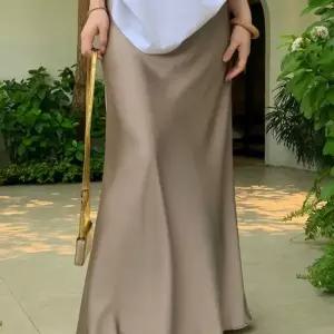 [디작소] 여성 가을 데일리 새틴 A라인 밴딩 롱스커트 854705