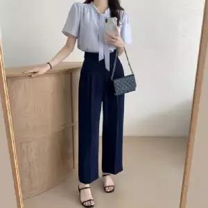 하늘하늘한 가볍고 시원한 여성 반팔 넥타이 블라우스