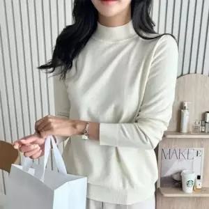 레븐 베이직라인 하이넥 니트탑캐주얼