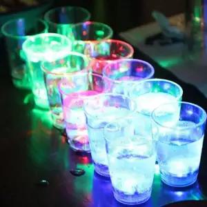 현이몰 (추신샵)LED소주잔6p세트 led소주잔 led잔 led컵 불들어오는컵 파티잔 파티 소주잔 플라스틱컵