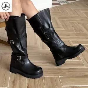 롱 부츠 여성 와이드 겨울 버클 워커 통굽 발 편한