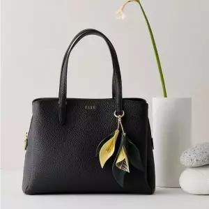 [닥스](센텀시티점)[MISTY FLOWER] 블랙 플라워 참장식 가죽 토트백DCBA2F543