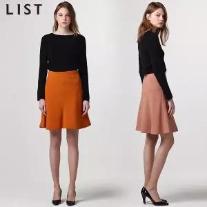 [리스트]LIST)] 칼라링 페미닌 솔리드 플레어 스커트 (택가격:118000원)