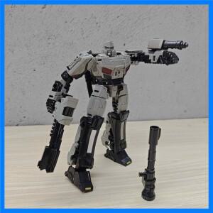 재고 있음 JINGKE 트랜스포메이션 원 탱크 메가트론 액션 피규어 로봇 장난감 KO ss114 18cm 어린이 장난감