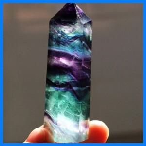 천연 형석 크리스탈 다채로운 줄무늬 형석 4-7CM 석영 크리스탈 스톤 포인트 치유 육각형 완드 트리트먼트