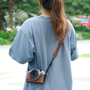 도니식 Nikon Zfc 버팔로 텍스처 카메라 베이스 커버 보호대용 하프 케이스 인조 가죽 바닥 오프닝 1/4 나