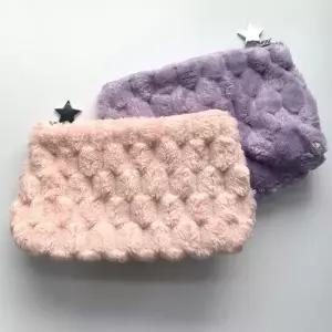 보송보송 겨울 퍼  부드러운 파스텔 톤 소프트 텍스처 파우치