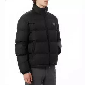 프라다 하이넥 집업 패딩 자켓