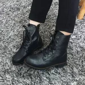 [디아]부아 국산 레이스업 통굽 미들 키높이 여성워커 5cm