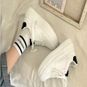 여성키높이운동화 티글 통굽 키높이 운동화 워킹화