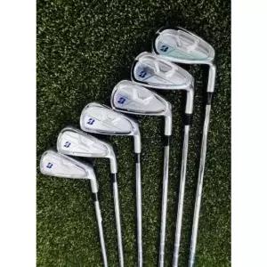 [중고]  V300 8세대 남성 아이언세트 (5-P, 6아이언) 상태 최상