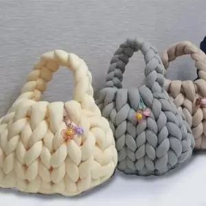 러블리 발렌타인 자이언트얀 1kg 가방만들기 뜨개실 핑거 핸드 니팅 뜨개질 털실_24107812