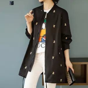 [퀸이즈] 로모 스타디움넥 캐릭터 자수 포인트 롱 점퍼