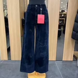 [에고이스트]자수포인트벨벳세미와이드데님팬츠 EQ1DP160_DJ