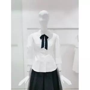 갤러리아 리본 뷔스티에 페플럼 블라우스(GN8A0BL30)*