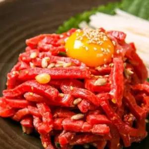 한우 1등급 육회200G 소스포함 고기 냉장 소고기