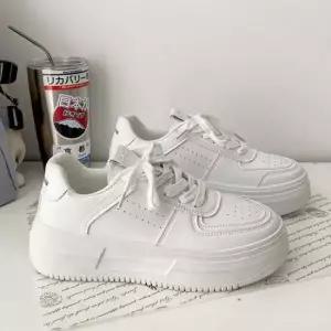 여성 2컬러 키높이 스니커즈 캐주얼 어글리 운동화 여성스니커즈 운동화 슬립온 런닝화 어글리슈즈