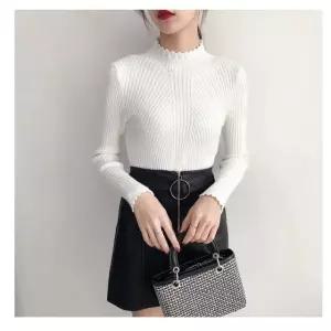 꽃잎 반폴라 풀오버 슬림 니트티 (WFK4IJX)