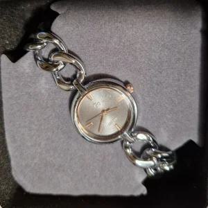 GIRL ONLY Ladies 35mm 실버 아날로그 쿼츠 시계 [세금포함] [정품] 손목 여성 695121 명품시계 손목시계