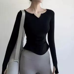 다용도 피트니스 여성 필라폴웨어 브이넥 긴팔티 WFIKU27