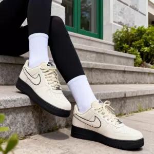 나이키 에어 포스 1 07 로우 라이트 카키 블랙 남성용 스니커즈 HQ1966-200