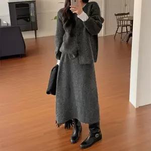 [핫핑](센텀시티점)[울함유][데일리템] 포엘 니트 긴팔가디건+ 니트 밴딩 롱스커트 set P000CRVU