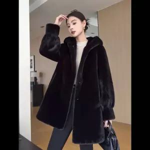 2025년 신상 벨벳 밍크 퍼 코트 여성용 모자 일체형 중간 길이 플러스 사이즈 워터 밍크 퍼 코트 슬림 효과