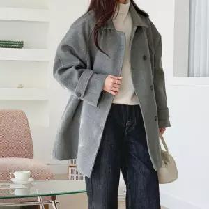 샌디 베이직 루즈핏 싱글버튼 하프코트