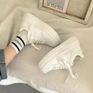 데일리 캐주얼화 깔끔한라인 통굽 티글 키높이 운동화