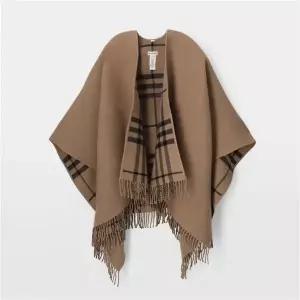 [버버리]자이언트 체크 울 리버시블 케이프 TAUPE BROWN 81045031 148703189