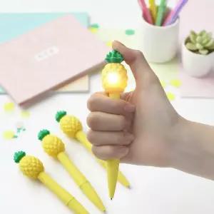 핑크풋 파인애플 후레쉬 볼펜 0.7mm 불들어오는 멜로디펜 피규어 과일 캐릭터 (2개)
