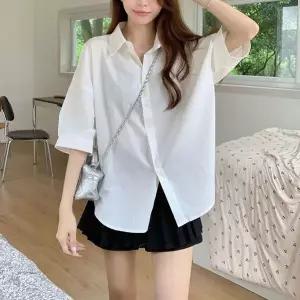 [하프클럽/]여자 루즈핏 가오리 스타일 백트임 절개 5부소매 셔츠