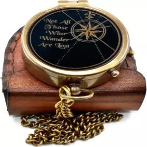 방황하는 모든 사람이 야외 하이킹 캠핑 나침반 졸업 선물 종교 소년 선물을 위한 가죽 케이스가 있는