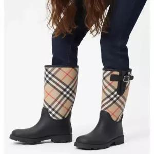 [버버리]25FW Rubber Marsh Stamp High Boots 8111677 러버 마쉬 스탬프 하이 부츠 816848