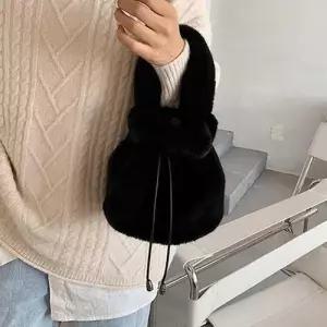 페이크퍼 버킷 크로스 토트백 복조리 가방 패션가방 WEC908A