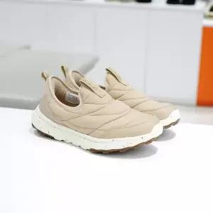 [롯데백화점]베어파우 [여성] EIRA 에이라 4CM 핑거프리 덕다운 기모 패딩슬립온 베이지 0729091RD-W