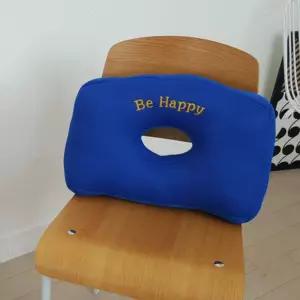 에어메쉬해피등받이 랜덤발송의자허리 중앙구멍등쿠션 사각 다용도 등쿠션 소파등 밴딩등 밴드