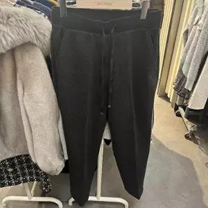 [셀러허브 1]밀스튜디오 HC06 밴딩 슬림 팬츠 9부 밴딩 슬림 팬츠 LRBSLV102CK6