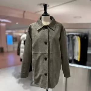 [롯데백화점]보브 신세틱 스웨이드 오버핏 자켓 7156110006