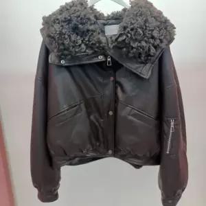 Latium HC06 루즈핏 안감 패딩 라이더 양모하이넥 집업 가죽 점퍼형 울 쟈켓 T2654jk