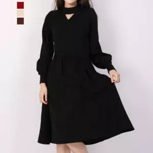 [퀸이즈][퀸이즈] 레이비 트임 니트 플레어 원피스